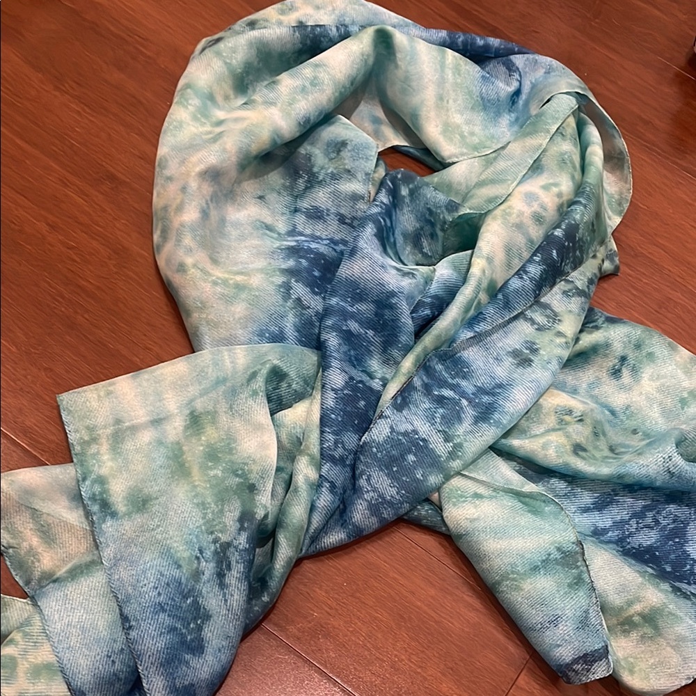Elegant Blue and Green Tie-Dye Scarf